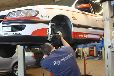 Omega in der Werkstatt